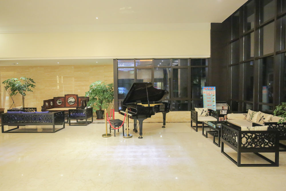 New Knight Royal Airport And International 4* Şanghay