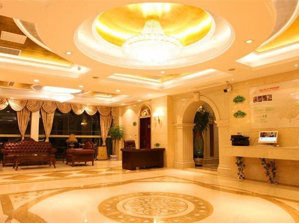 Vienna International Hongqiao Airport Wanda Hotel 3*