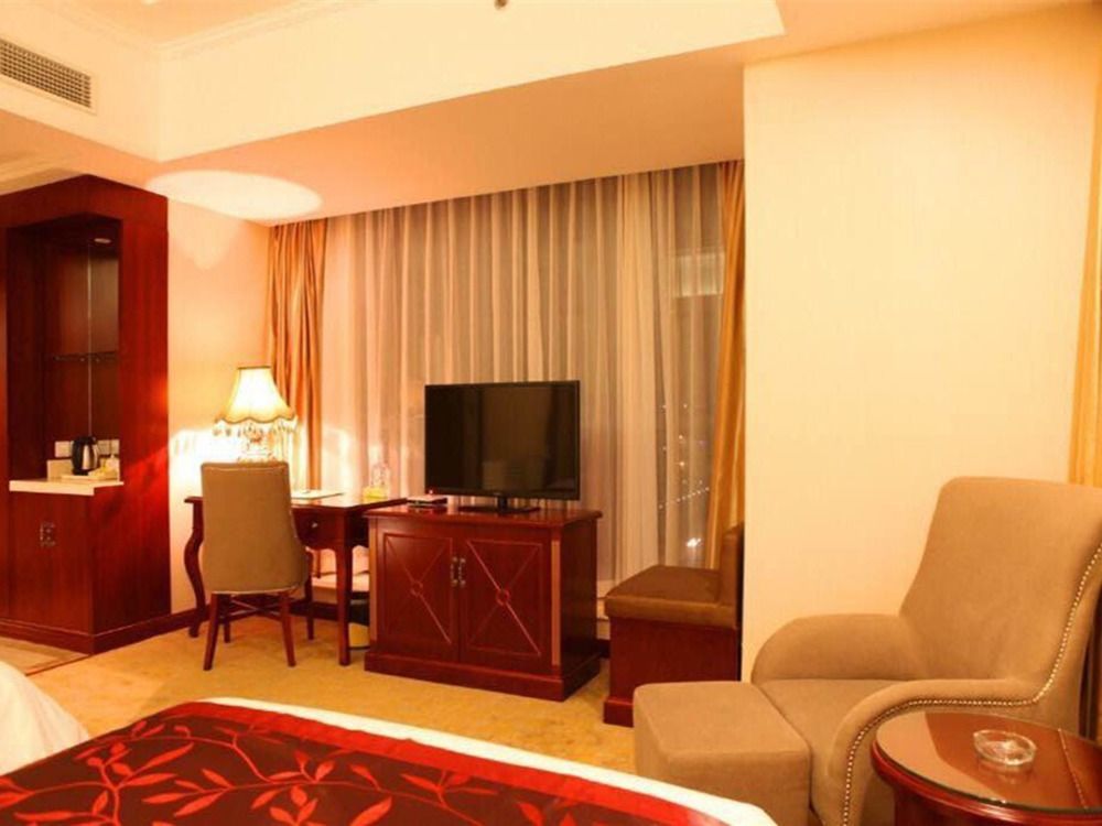 Vienna International Hongqiao Airport Wanda Hotel 3*