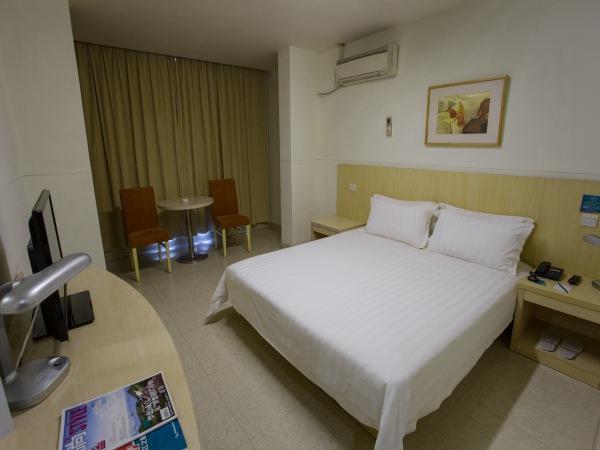 Jingjiang Baoshan Shengqiao Hotel