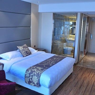 Kingtown Hongkou Hotel 4*