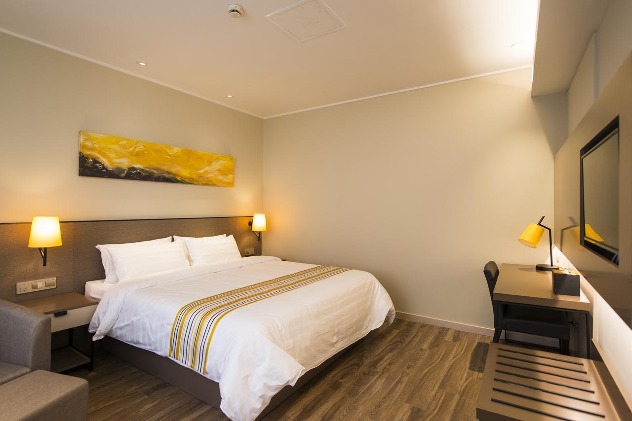 Hotel People's Square East Jinling Road Shanghai