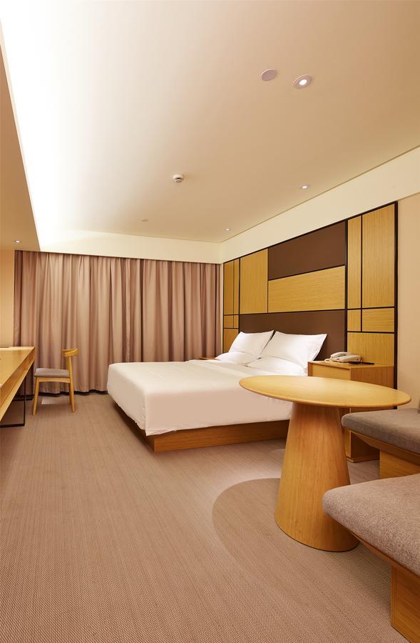 Ji Lujiazui South Pudong Road Hotel