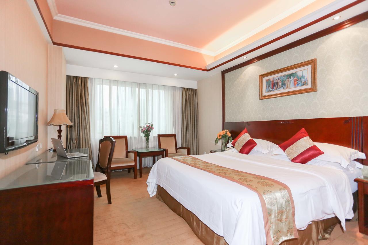Vienna Jiuxing Market 3*