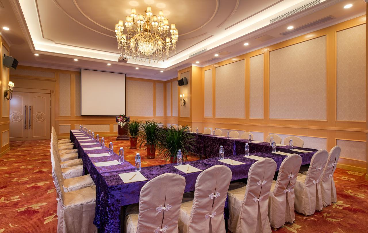 Hotel Vienna Jiuxing Market 3*