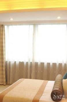 Xinghua Otel 3*