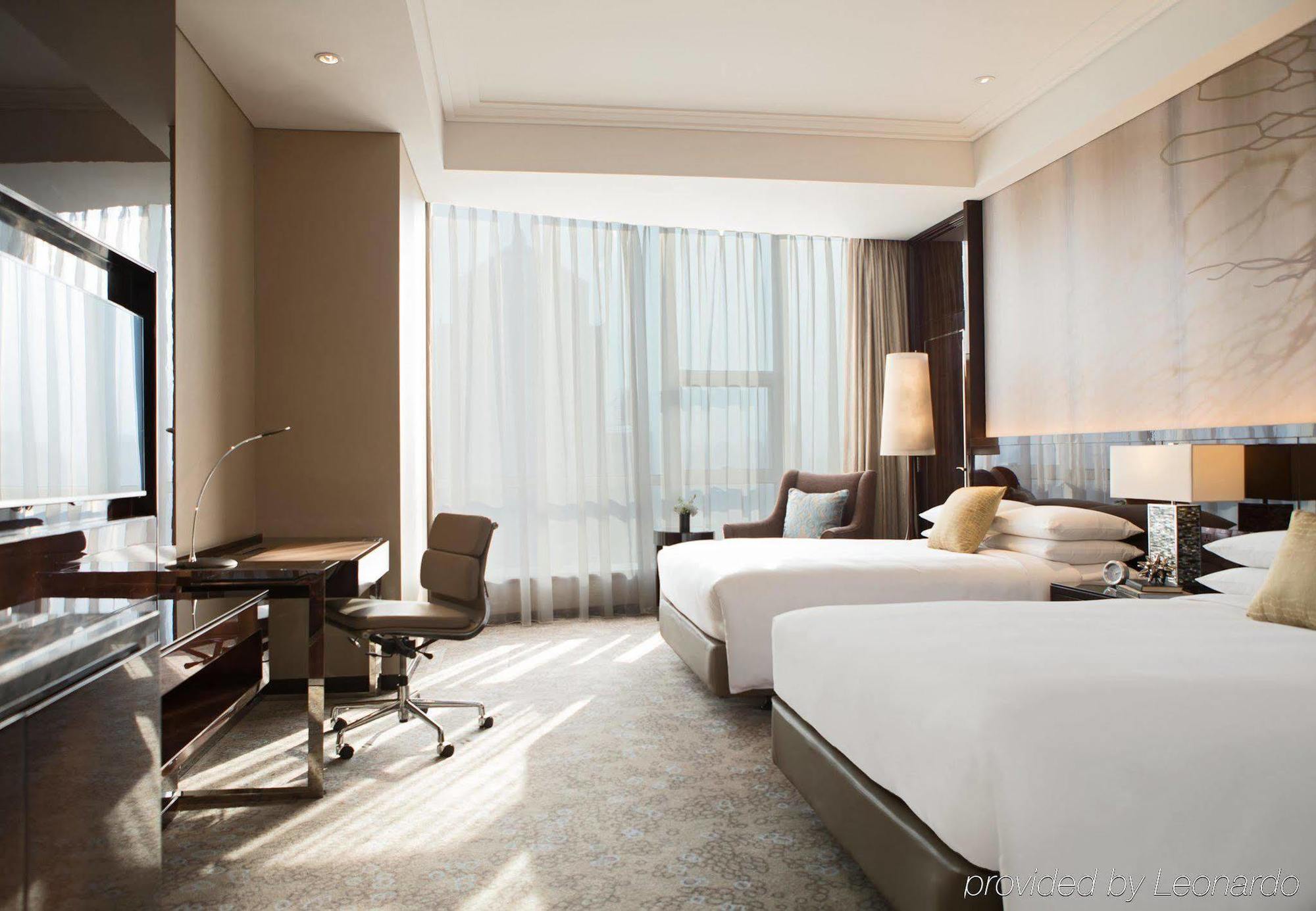 Renaissance Pudong Hotel 5*