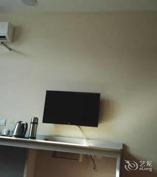 Hotel Hanting Express Shanghai Pudong Airport 2*