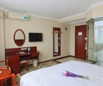 Greentree Inn Shanghai Pudong Airport Huaxia East Road Railway Station Shell Hotel Hotel