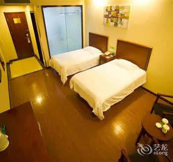 Greentree Inn Shanghai Pudong Airport Huaxia East Road Railway Station Shell Hotel Shanghai