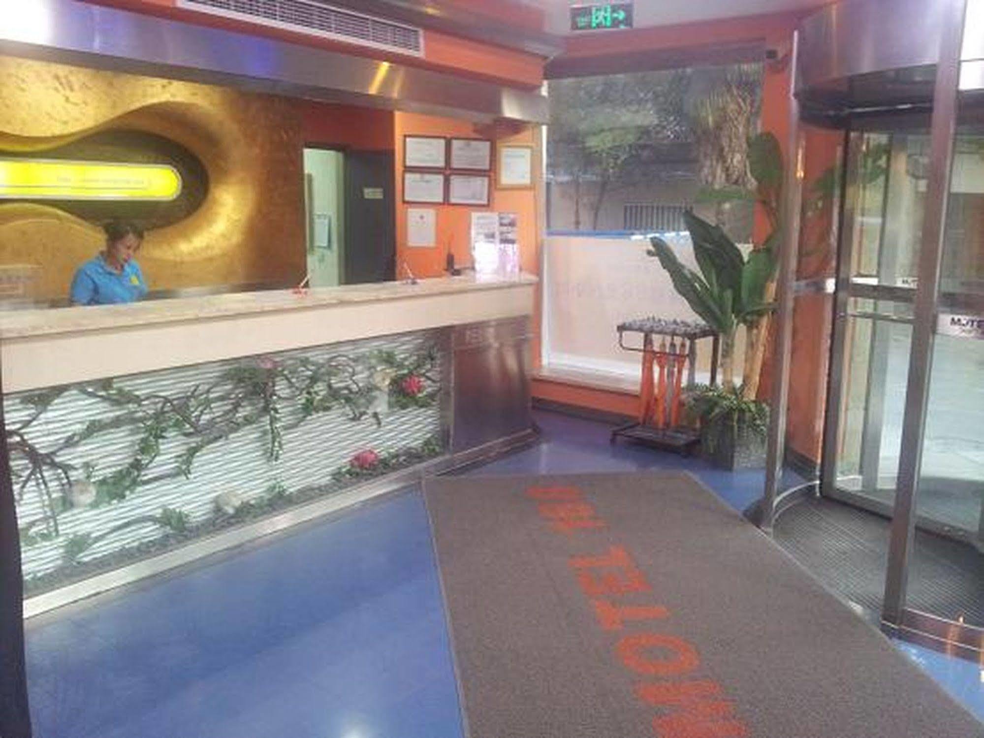 Hotel 168