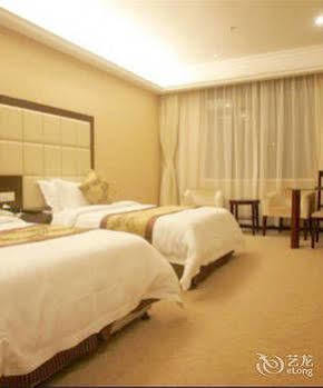 Hotel Hong Jin International - Pudong Airport 2*