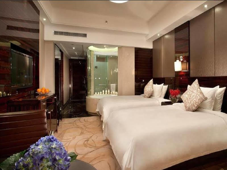 Lv Shou Hotel