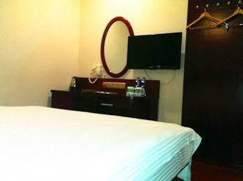 Greentree Inn Shanghai Wild Zoo Dachuan Freeway Express Hotel