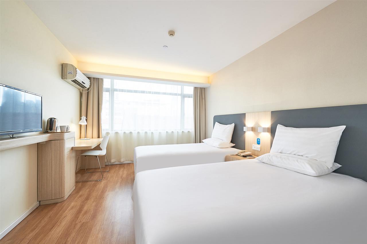 Hotel Hanting Baogang Yueluo Freeway Shanghai