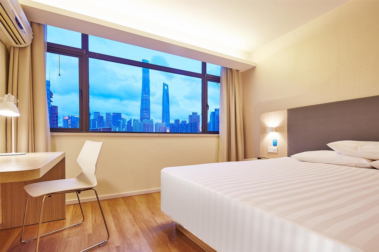 Hanting Baogang Yueluo Freeway Hotel