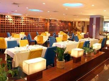 Ramada Hongkou Hotel 3*