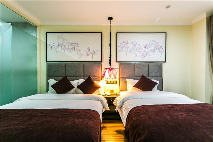 Blooming Hotel 2*