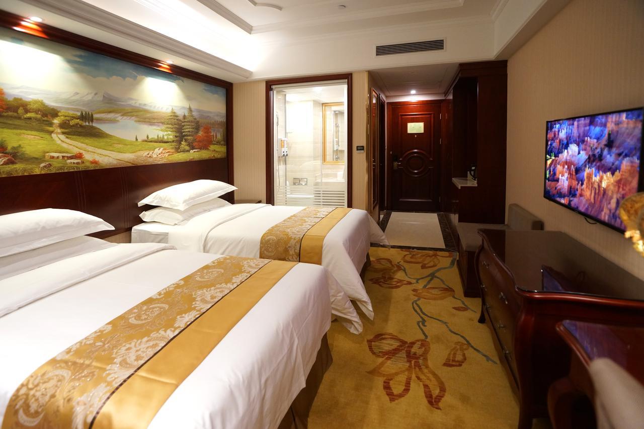 Vienna International - Pudong Airport Free Trade Zone - Free Shuttle Bus To Pvg Airport And Land 4*
