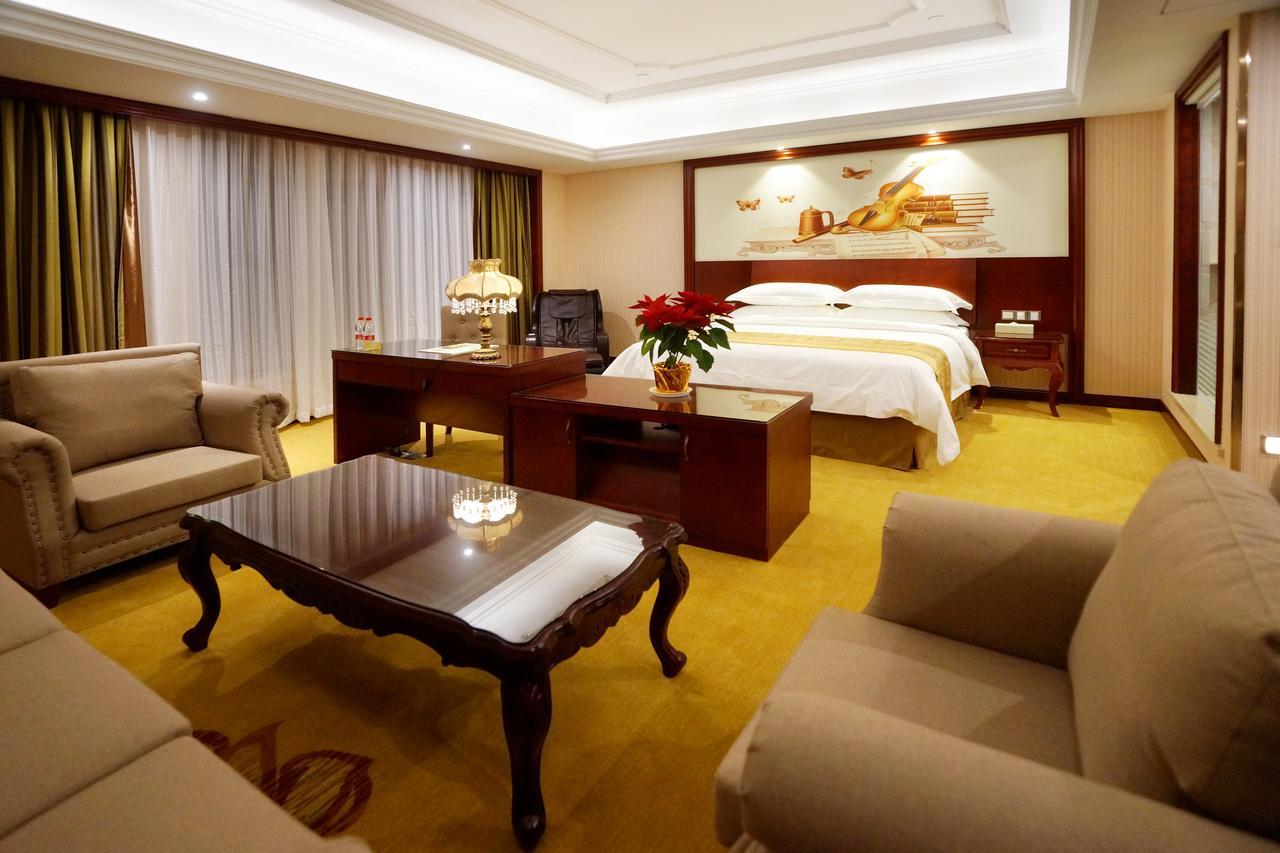 Vienna International - Pudong Airport Free Trade Zone - Free Shuttle Bus To Pvg Airport And Land Şanghay