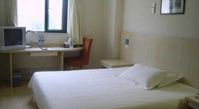 Everbright International Hotel 4*