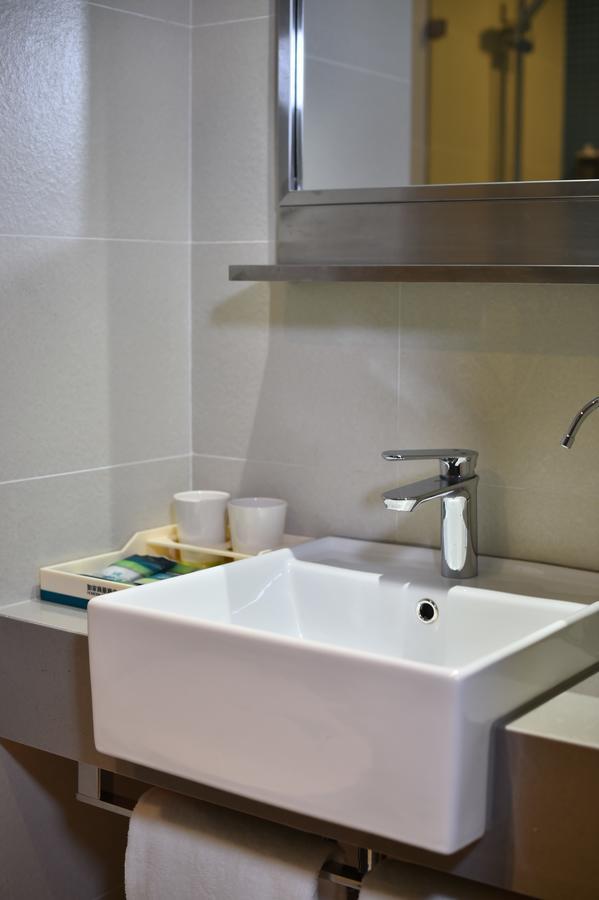 Motel168 Xincun Road Hotel