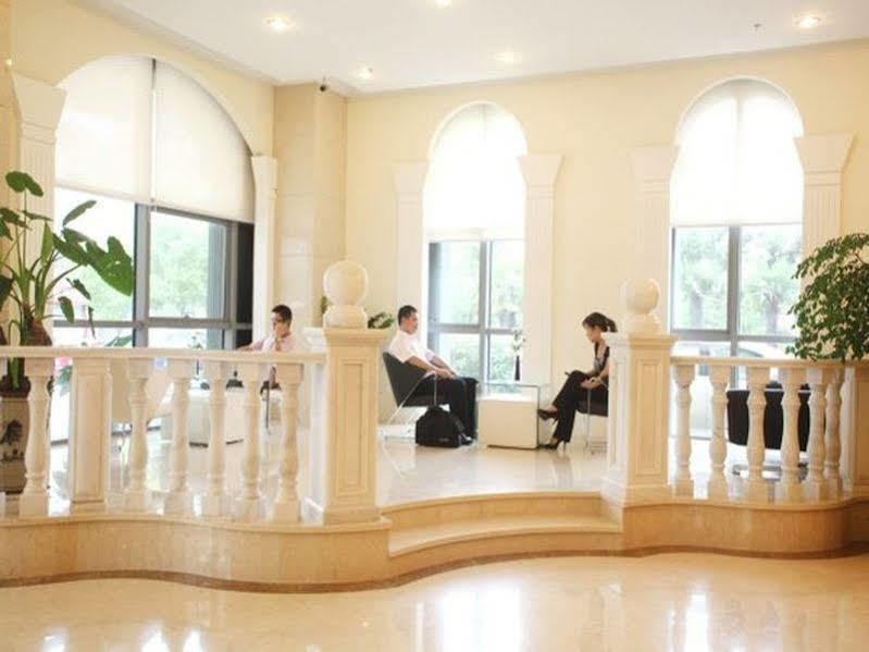 Vienna Jiuxing Market Hotel