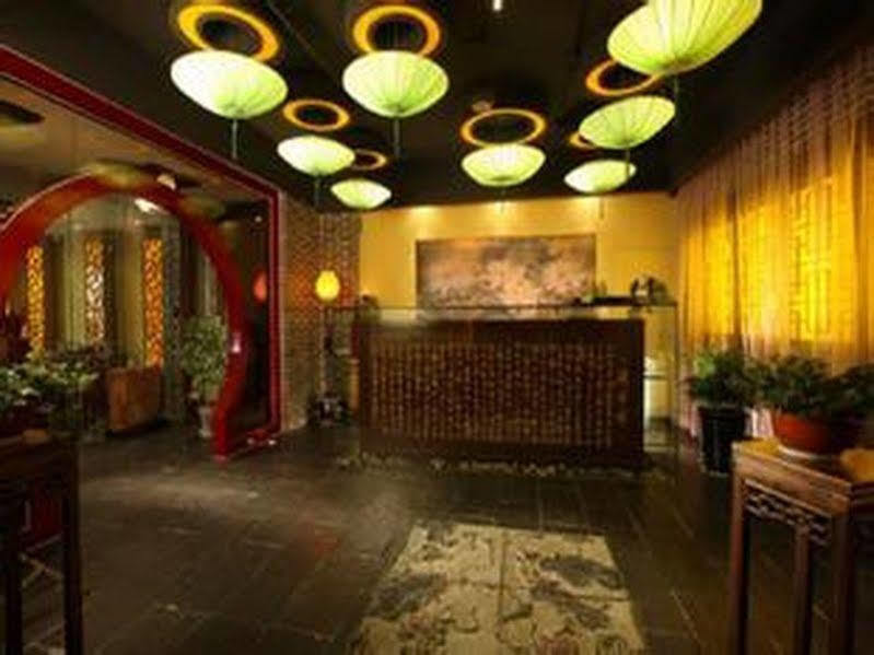 Vienna Jiuxing Market Hotel 3*