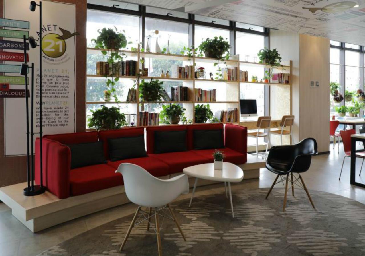 Ibis Expo Chenshan Road Subway Staion