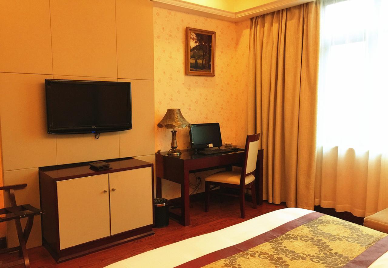 Hotel Hong Jin International - Pudong Airport 2*
