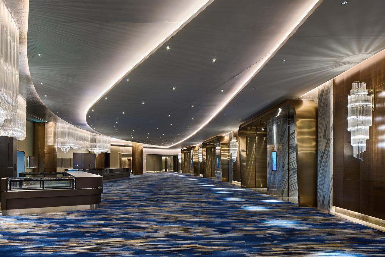 Primus Hongqiao Hotel 5*