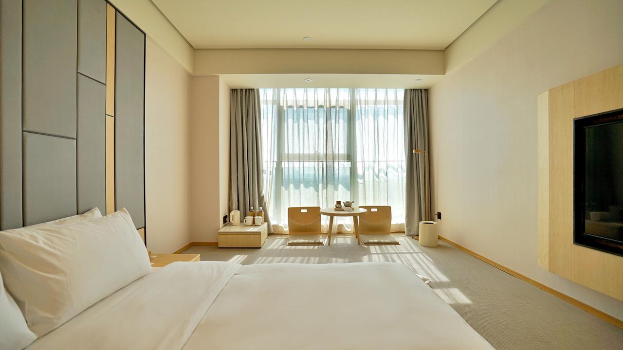 Ji Baoshan Youyi Road Hotel 3*