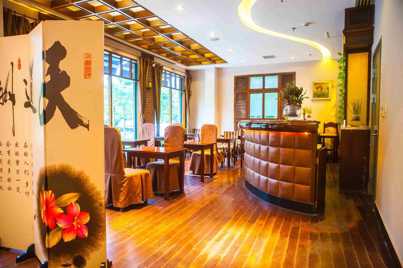 Hotel Tee 3*