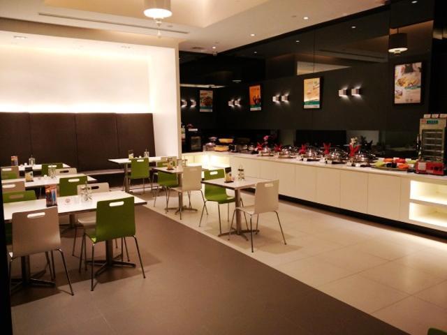 Hotel Jinjiang Baoshan Gongfu Xincun Hulan Road Subway Station