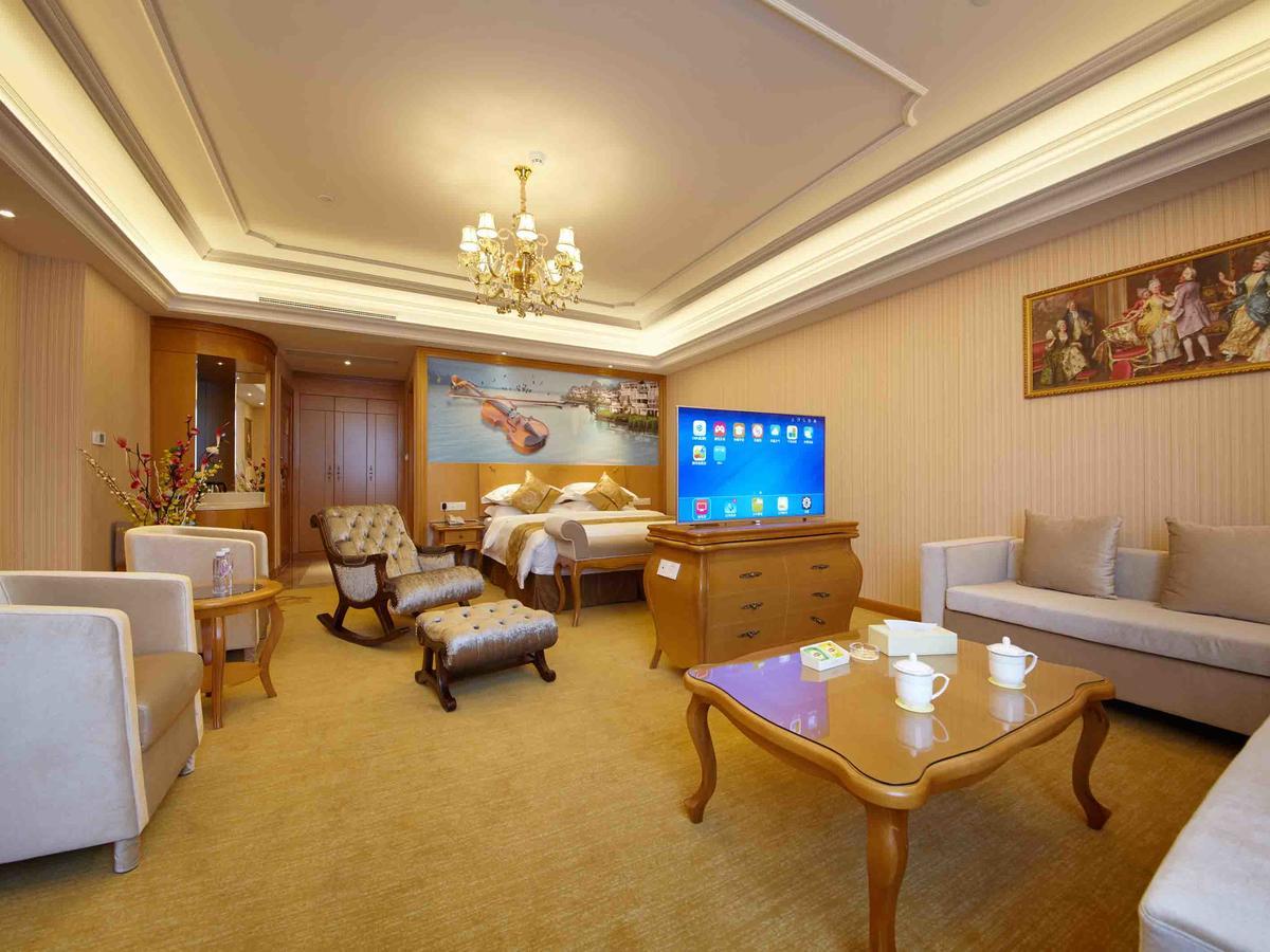 Vienna International Baoshan Pangu Road Hotel