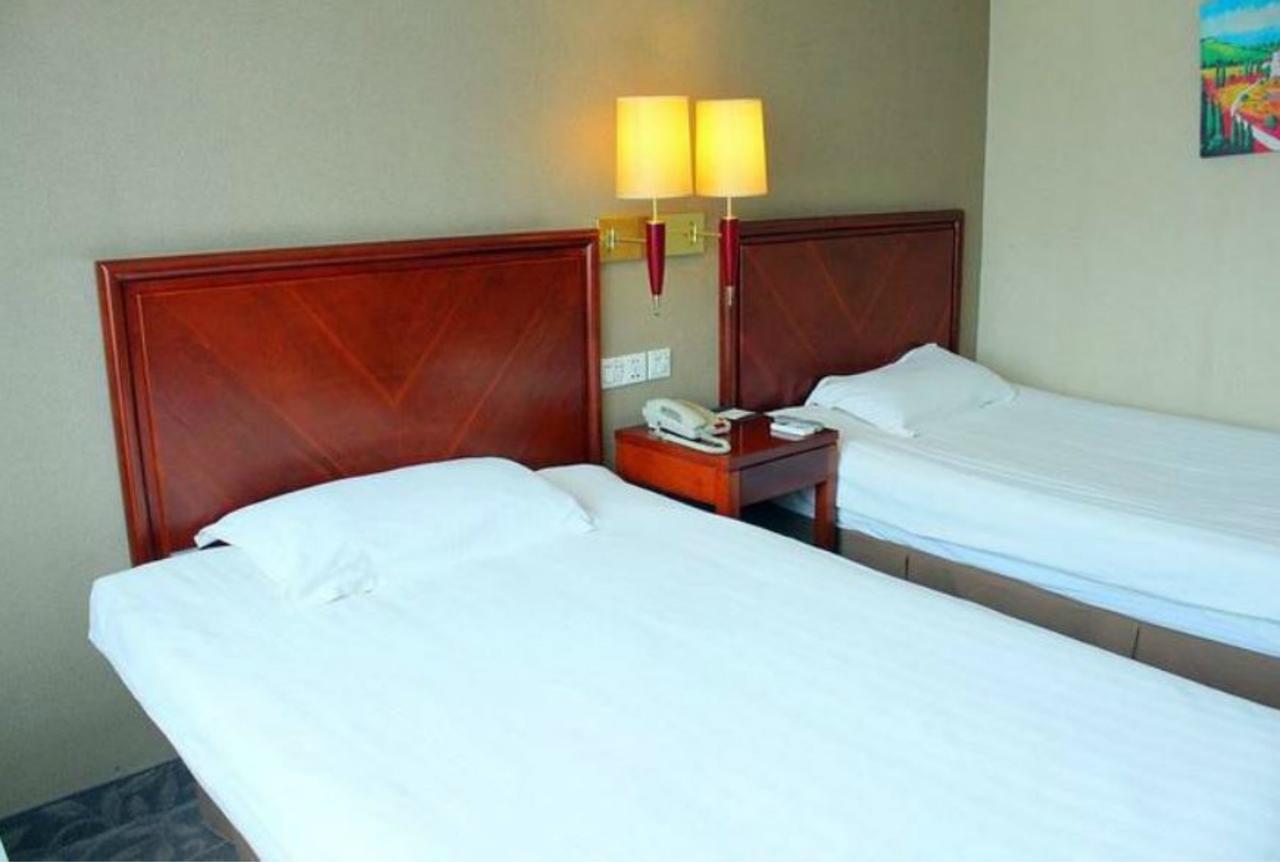 Gma Wuning Road Zhenping Road Metro Station Hotel