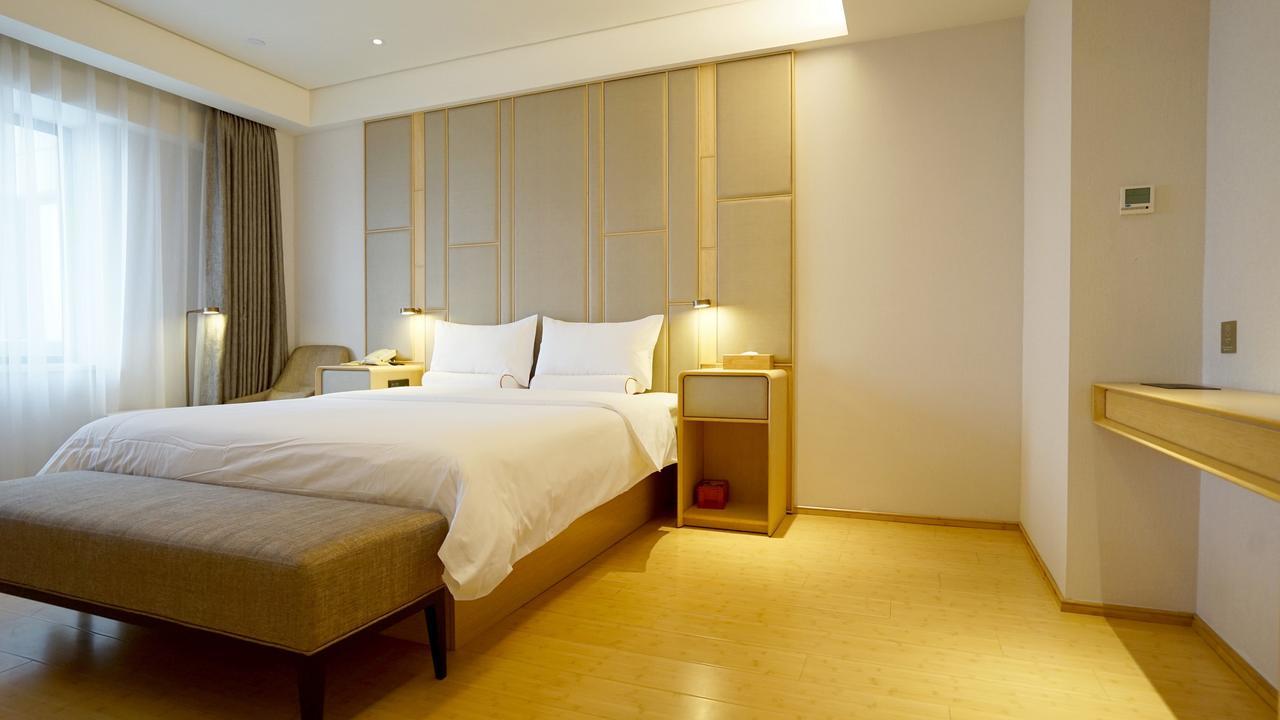 Ji Baoshan Youyi Road Hotel