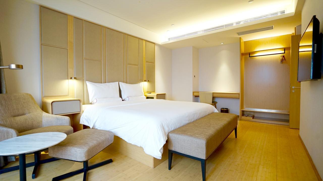 Ji Baoshan Youyi Road Hotel 3*