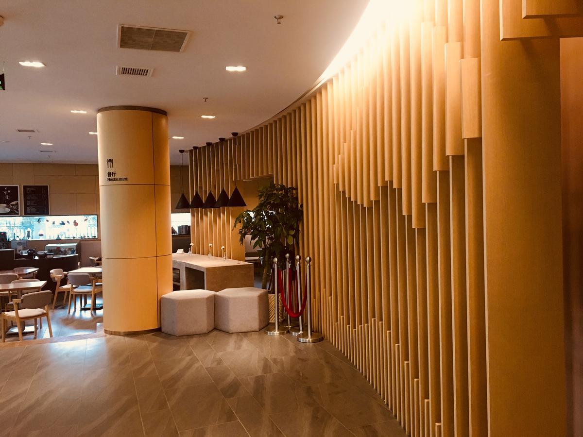 Berkesy Jinqiao Hotel