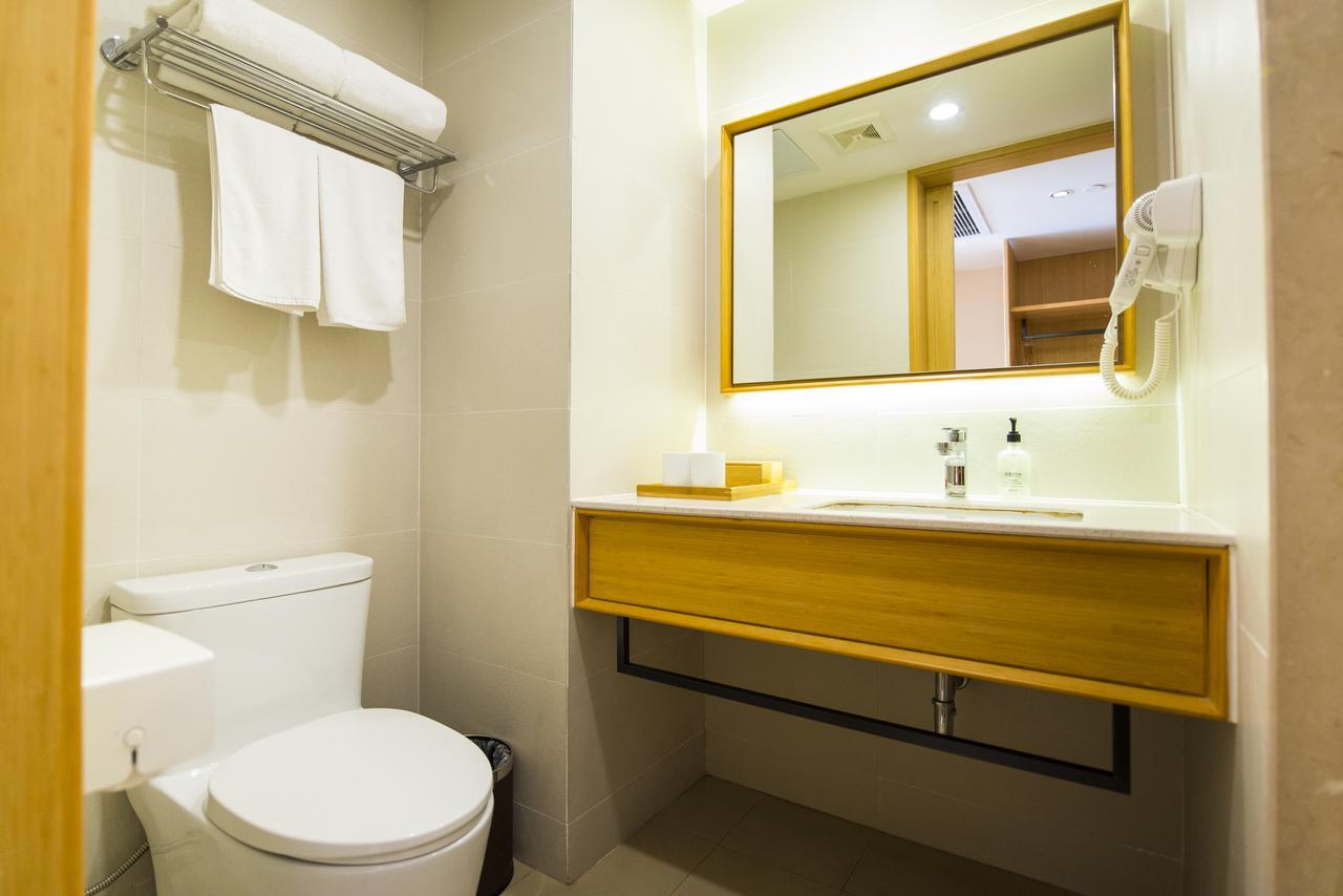 Hotel Ji Hongqiao Airport Huqingping Highway
