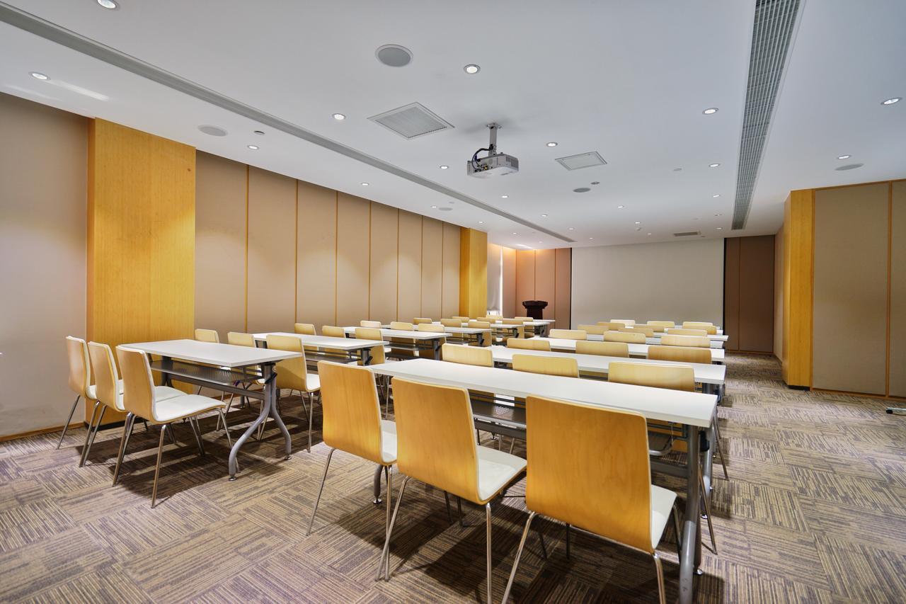 Hotel Ji Hongqiao Airport Huqingping Highway 4*