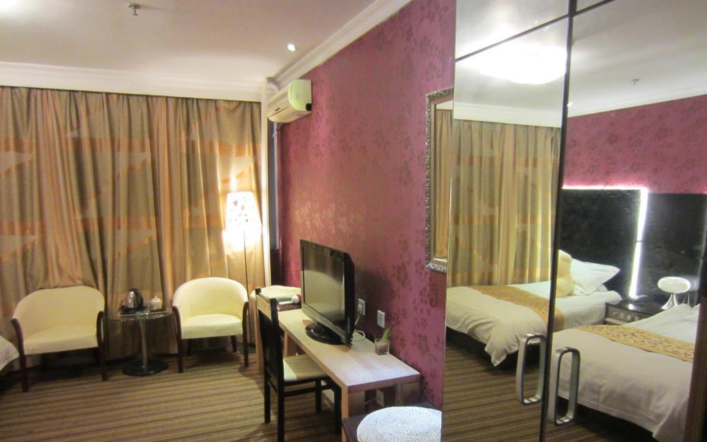 Jiujiu Holiday Hotel
