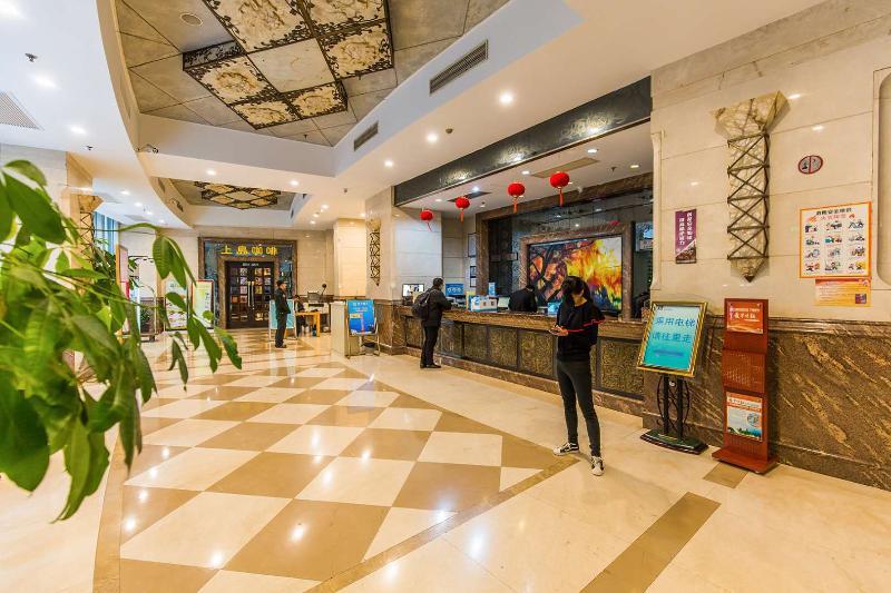 Rong Aparthotel 3*