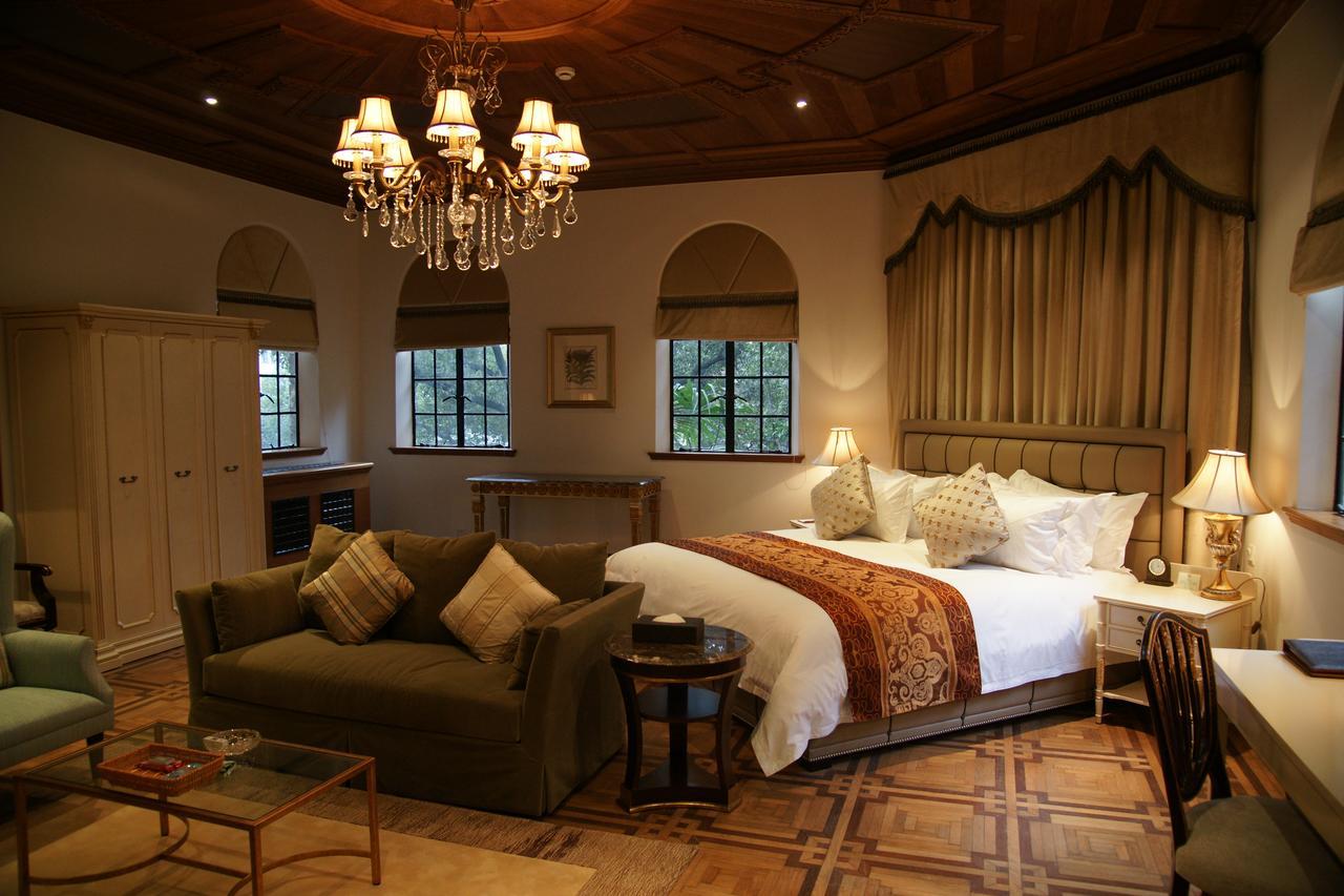Moller - National Historic And Cultural Relics Protection Building Hotel
