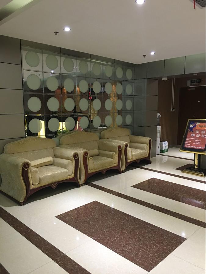 Gloria Plaza Hangtou Hotel 3*