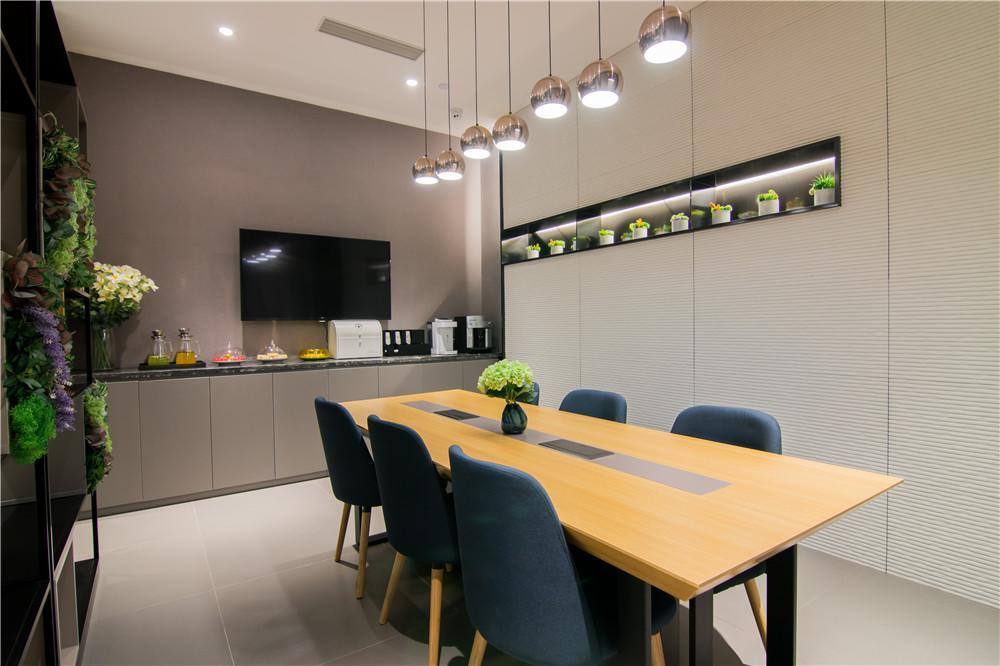 Hotel Business Trip Gold North Bund Dalian Road Metro Station 3*