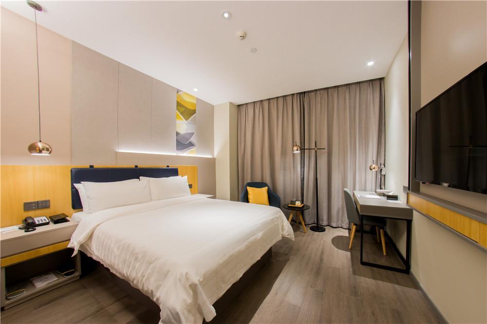 Hotel Business Trip Gold North Bund Dalian Road Metro Station 3*