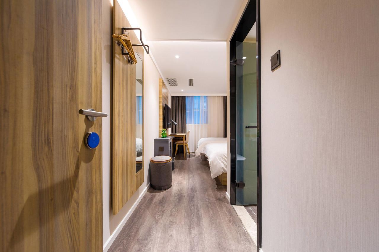 Hanting Premium Hotel Shanghai Dapu Bridge Riyueguang Shopping Mall Hotel Shanghai