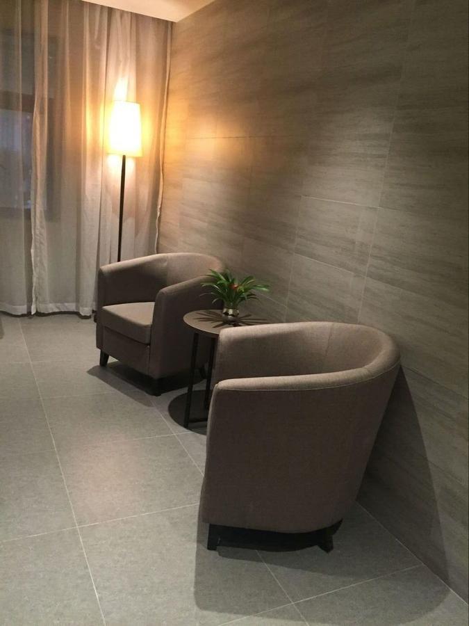 People's Square East Jinling Road 3* Shanghai