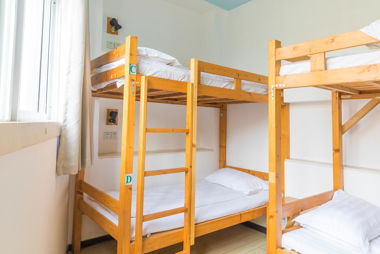 Blue Mountain Youth - Luwan Hostel